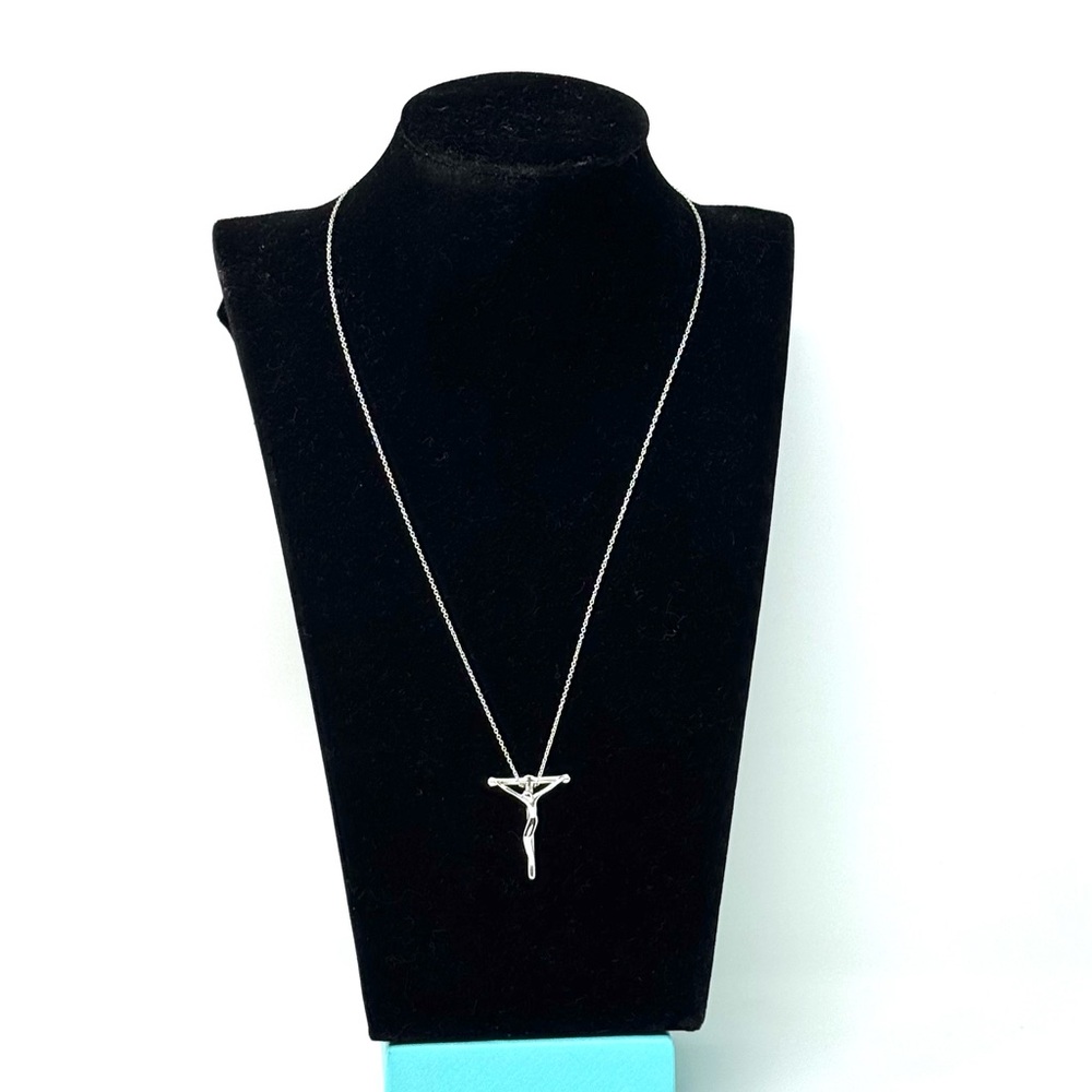 Authentic Tiffany & CO. Elsa Peretti Jesus Christ Crucifix Necklace. - Picture 3 of 15